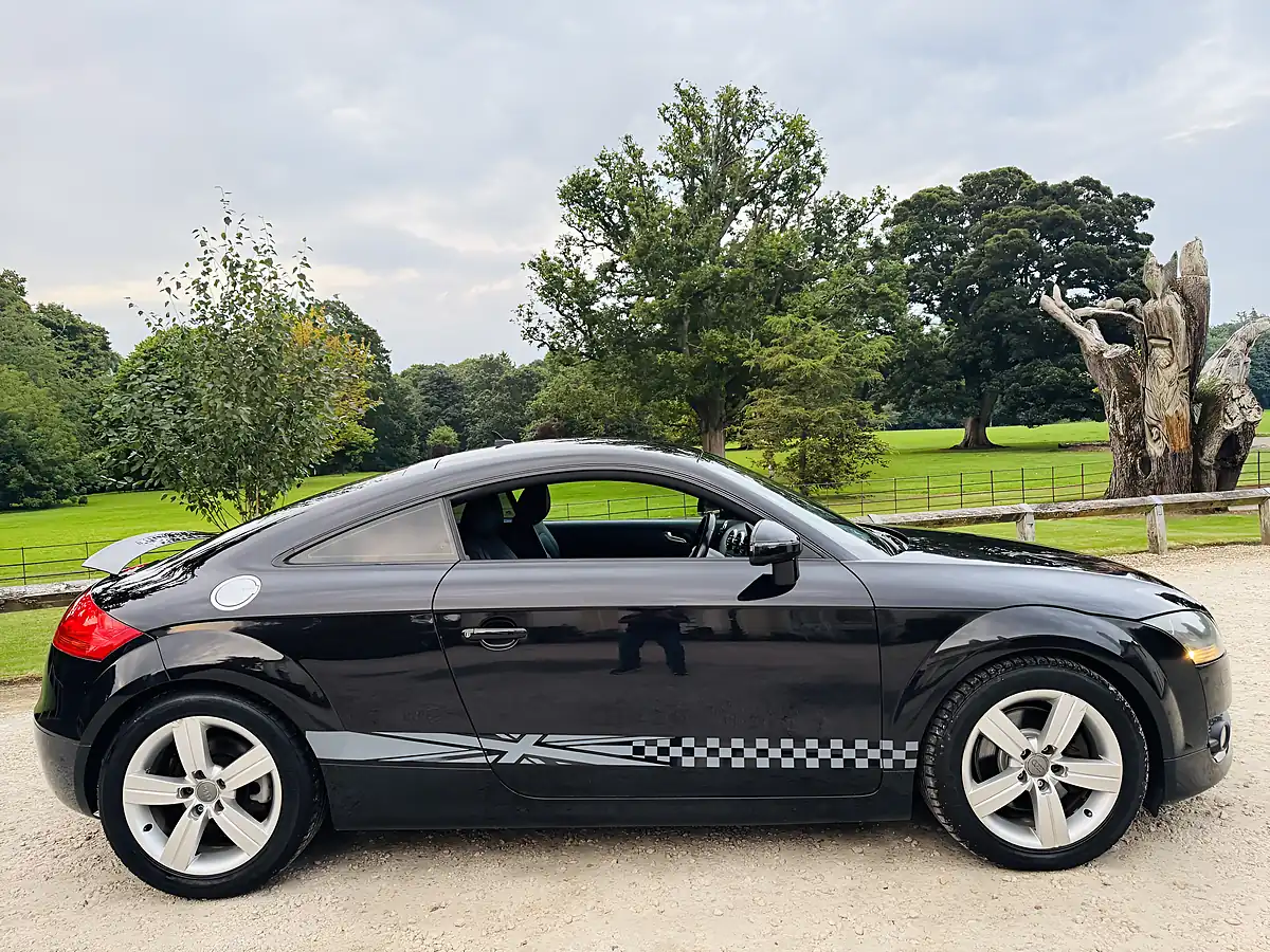 Used 2007 Audi Tt Coupe Black - Interior and Exterior details 8