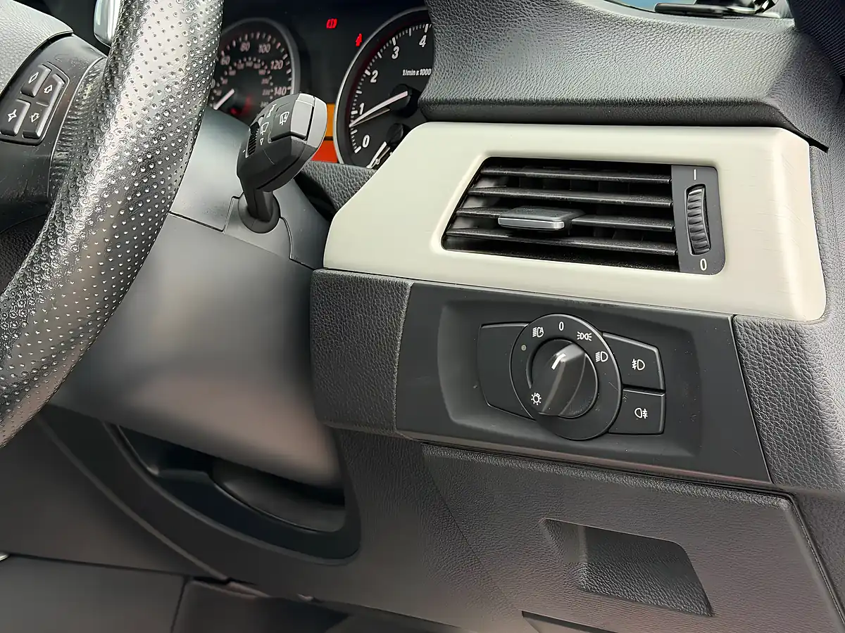 Used 2007 BMW 3 Series M Sport White - Interior and Exterior details 12