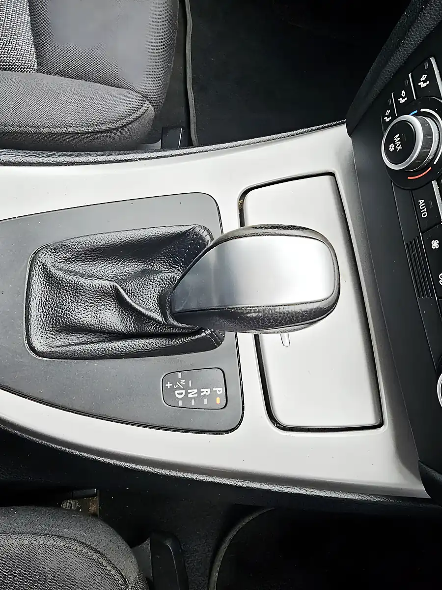 Used 2007 BMW 318i Sport Silver - Interior and Exterior details 10