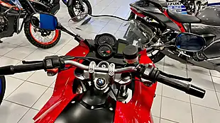 Used 2007 BMW F800 S Red - Interior and Exterior details 4