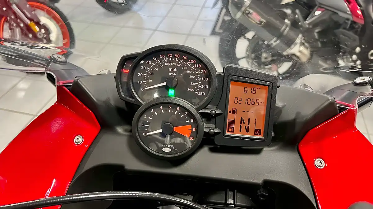 Used 2007 BMW F800 S Red - Interior and Exterior details 5