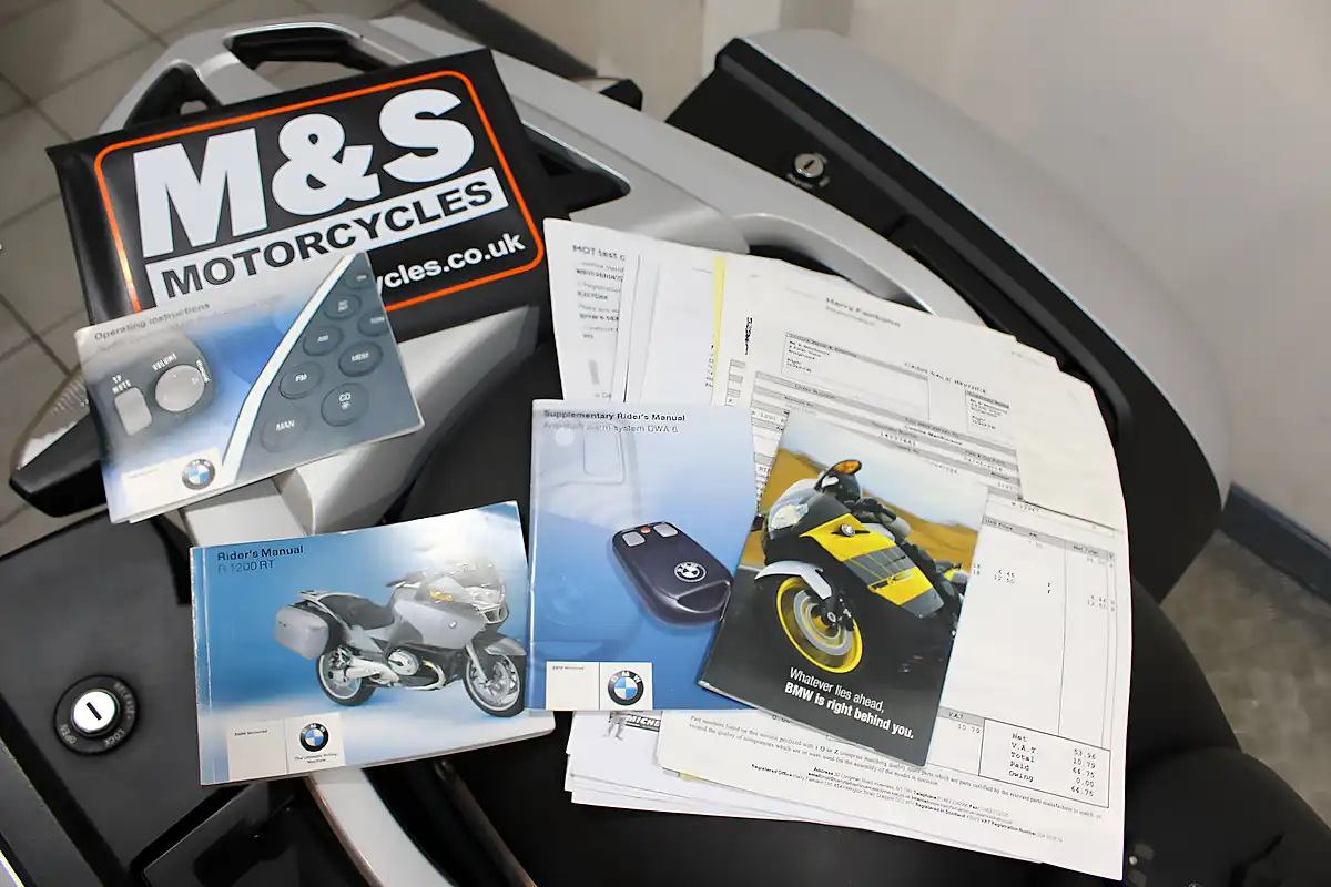 Used 2007 BMW R1200RT Silver - Interior and Exterior details 11