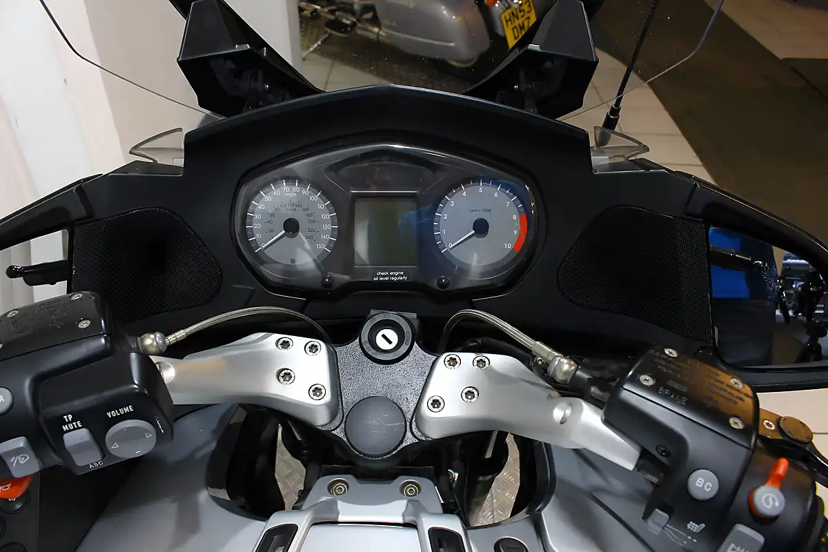 Used 2007 BMW R1200RT Silver - Interior and Exterior details 8