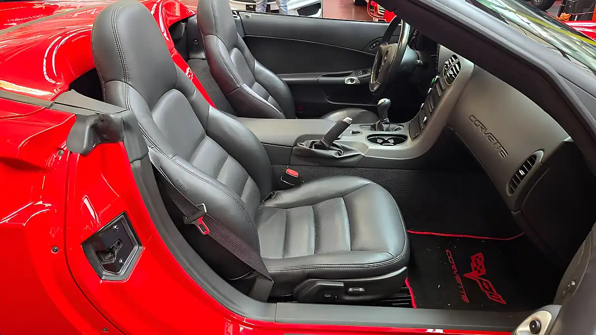 Used 2007 Chevrolet Corvette Convertible Red - Interior and Exterior details 6