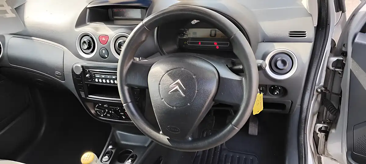 Used 2007 Citroen C3 Desire Silver - Interior and Exterior details 10
