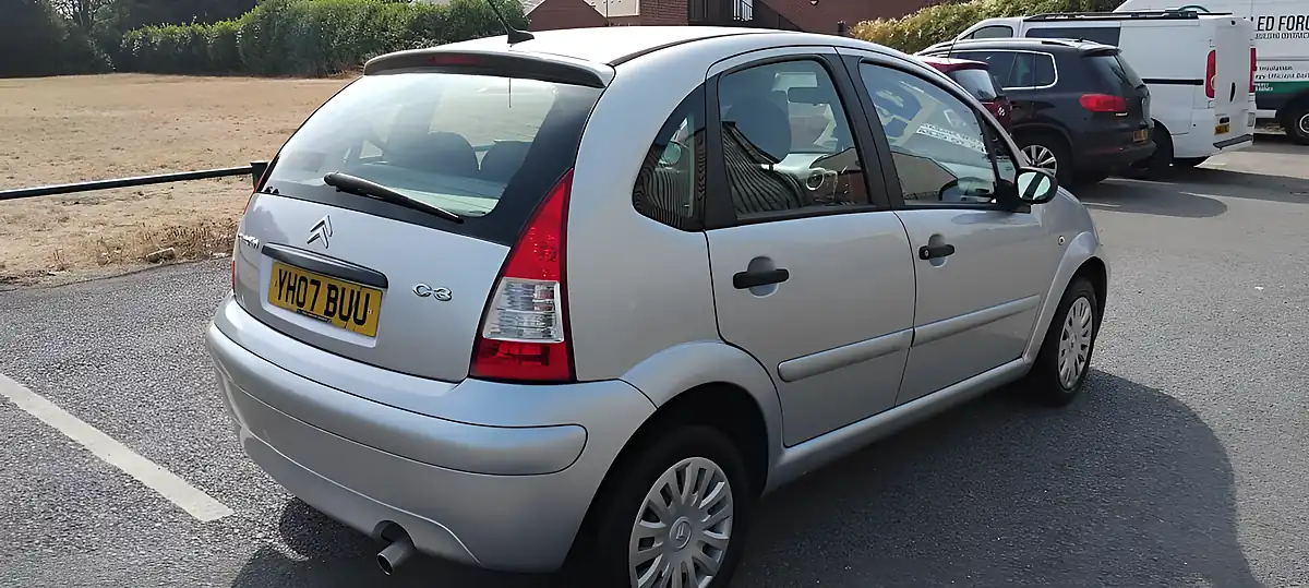 Used 2007 Citroen C3 Desire Silver - Interior and Exterior details 3