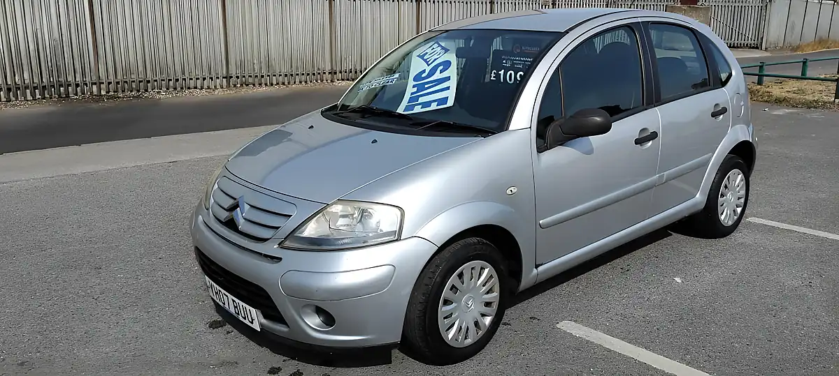 Used 2007 Citroen C3 Desire Silver - Interior and Exterior details 6