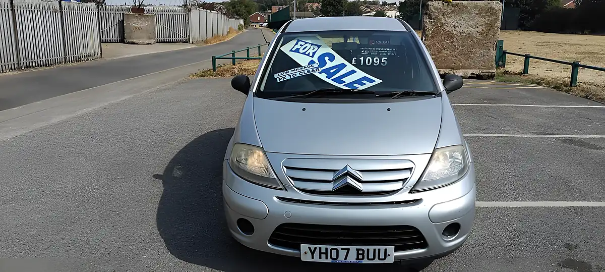 Used 2007 Citroen C3 Desire Silver - Interior and Exterior details 7
