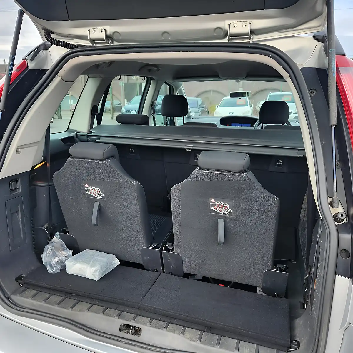 Used 2007 Citroen C4 Grand Picasso Vtr+ Silver - Interior and Exterior details 13