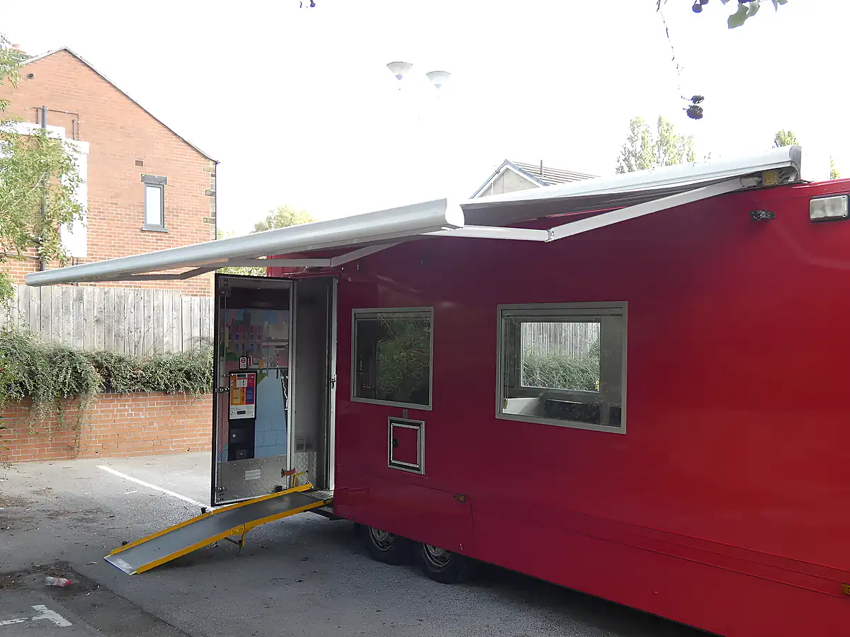 Used 2007 Citroen Relay Lwb C/C Red - Interior and Exterior details 10