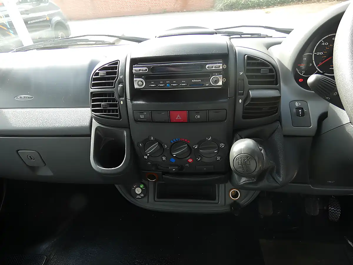 Used 2007 Citroen Relay Lwb C/C Red - Interior and Exterior details 8