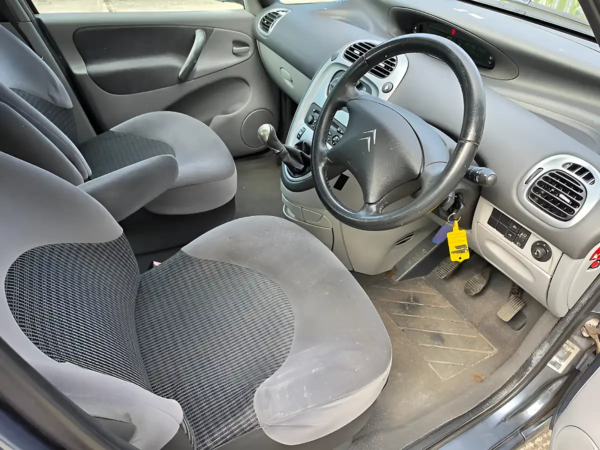 Used 2007 Citroen Xsara Picasso Desire Grey - Interior and Exterior details 11