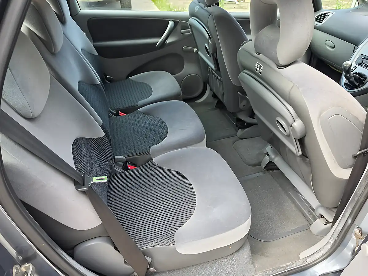 Used 2007 Citroen Xsara Picasso Desire Grey - Interior and Exterior details 12