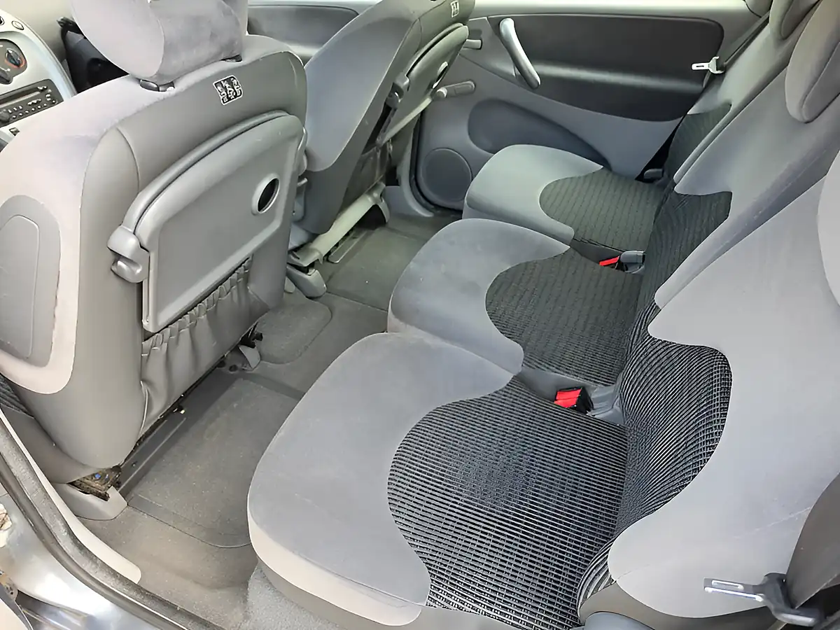 Used 2007 Citroen Xsara Picasso Desire Grey - Interior and Exterior details 13