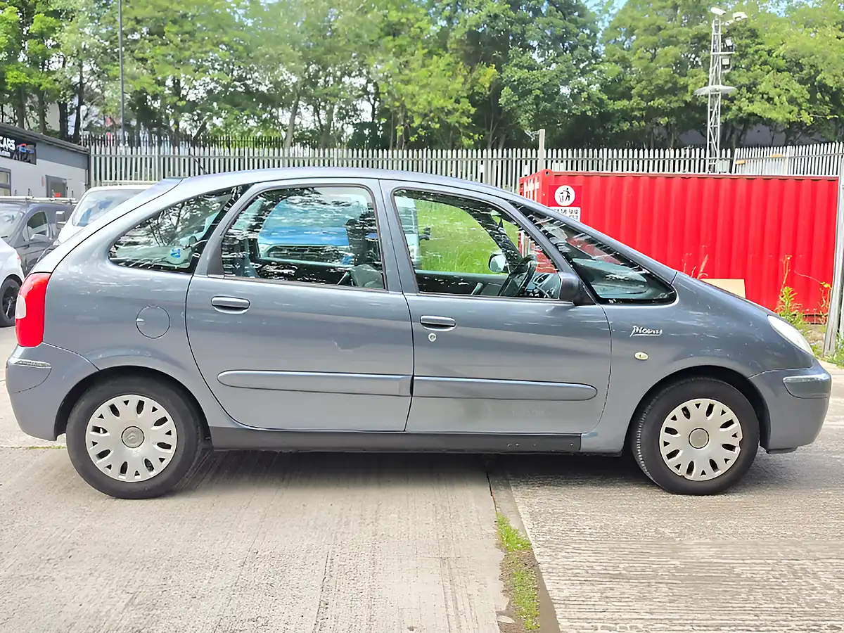 Used 2007 Citroen Xsara Picasso Desire Grey - Interior and Exterior details 7