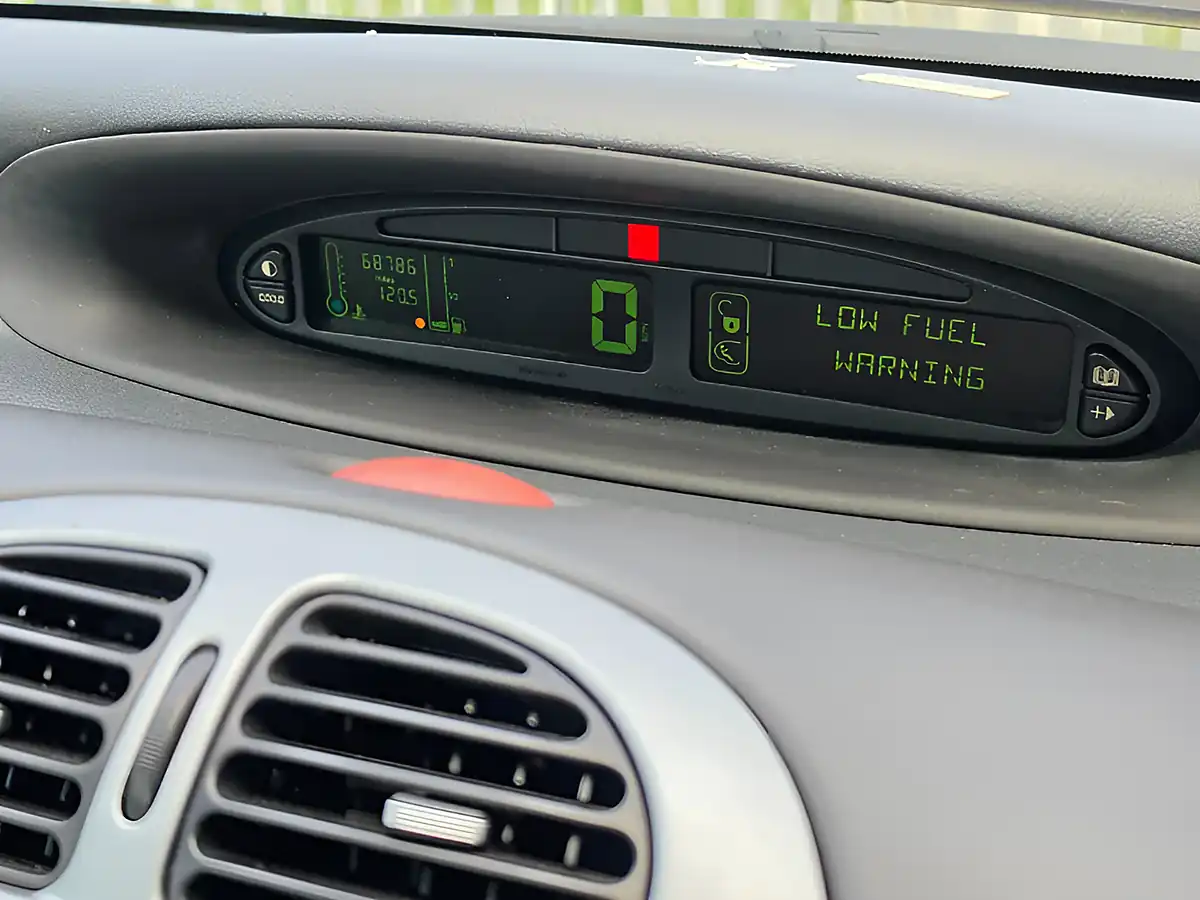 Used 2007 Citroen Xsara Picasso Desire Grey - Interior and Exterior details 9