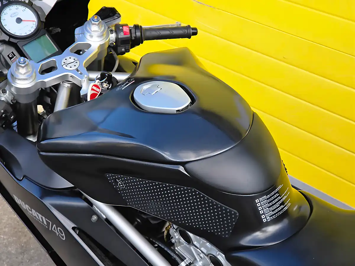 Used 2007 Ducati 749 Dark Black - Interior and Exterior details 16