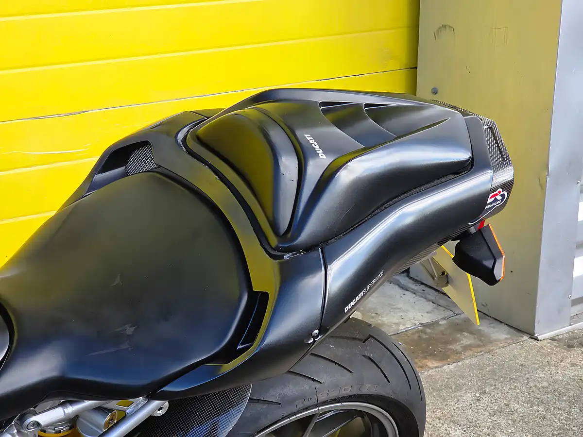 Used 2007 Ducati 749 Dark Black - Interior and Exterior details 17