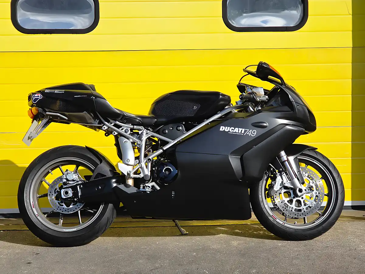 Used 2007 Ducati 749 Dark Black - Interior and Exterior details 2