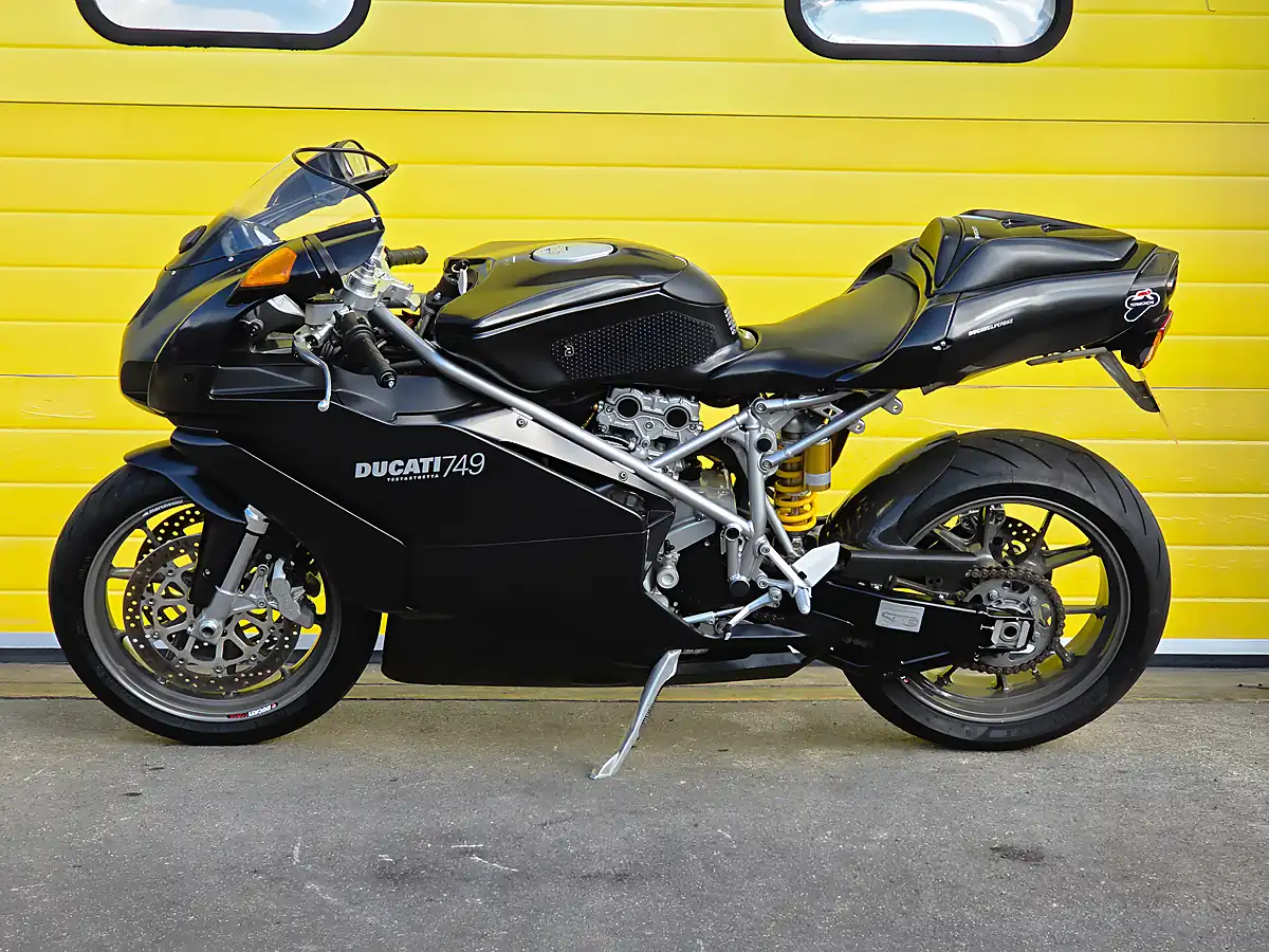 Used 2007 Ducati 749 Dark Black - Interior and Exterior details 5