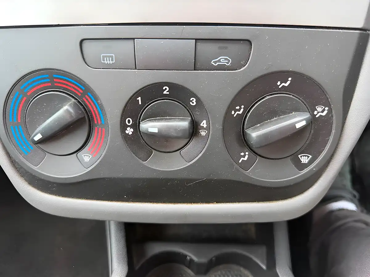 Used 2007 Fiat Grande Punto Active Blue - Interior and Exterior details 13
