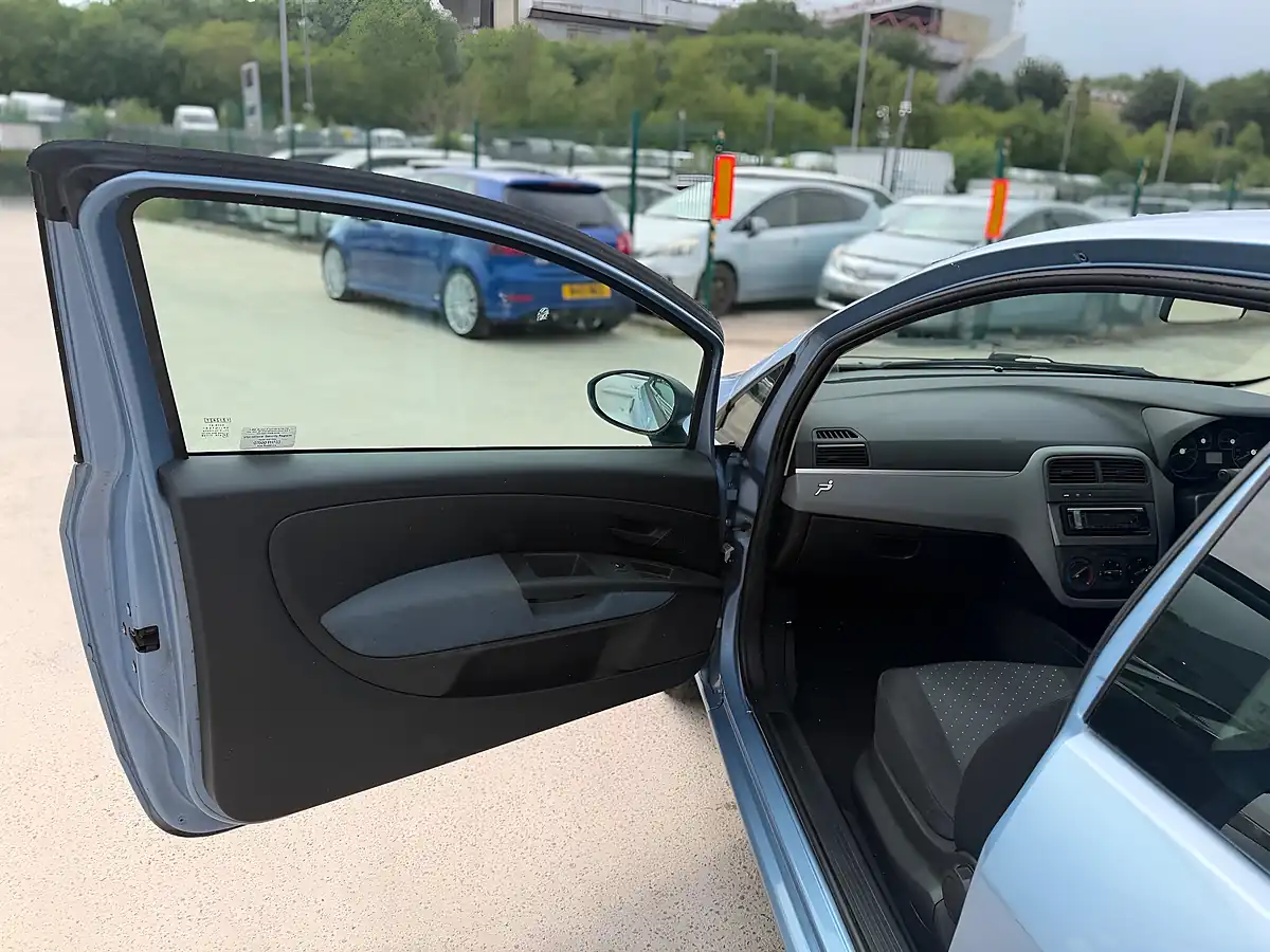 Used 2007 Fiat Grande Punto Active Blue - Interior and Exterior details 16