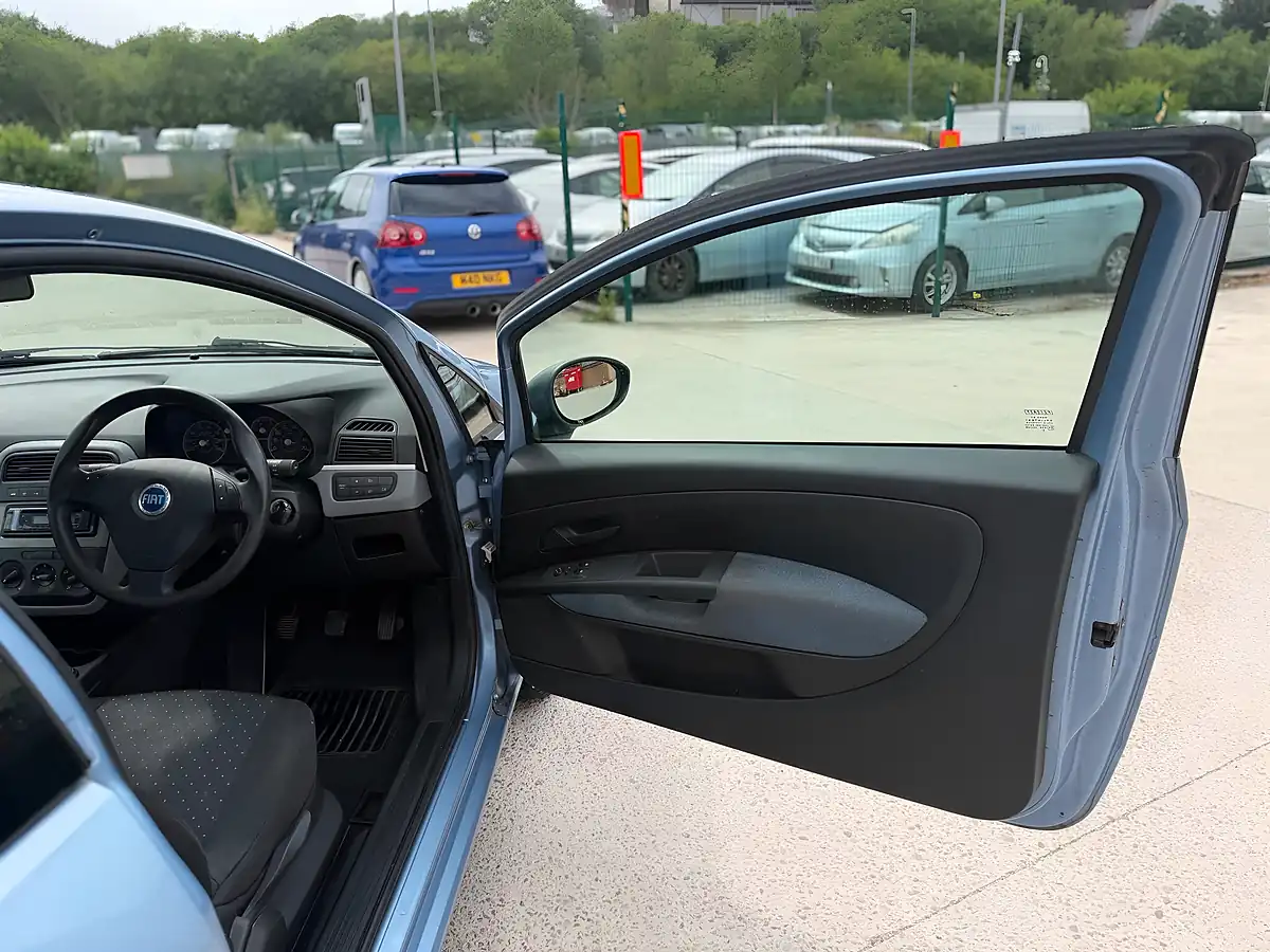 Used 2007 Fiat Grande Punto Active Blue - Interior and Exterior details 17