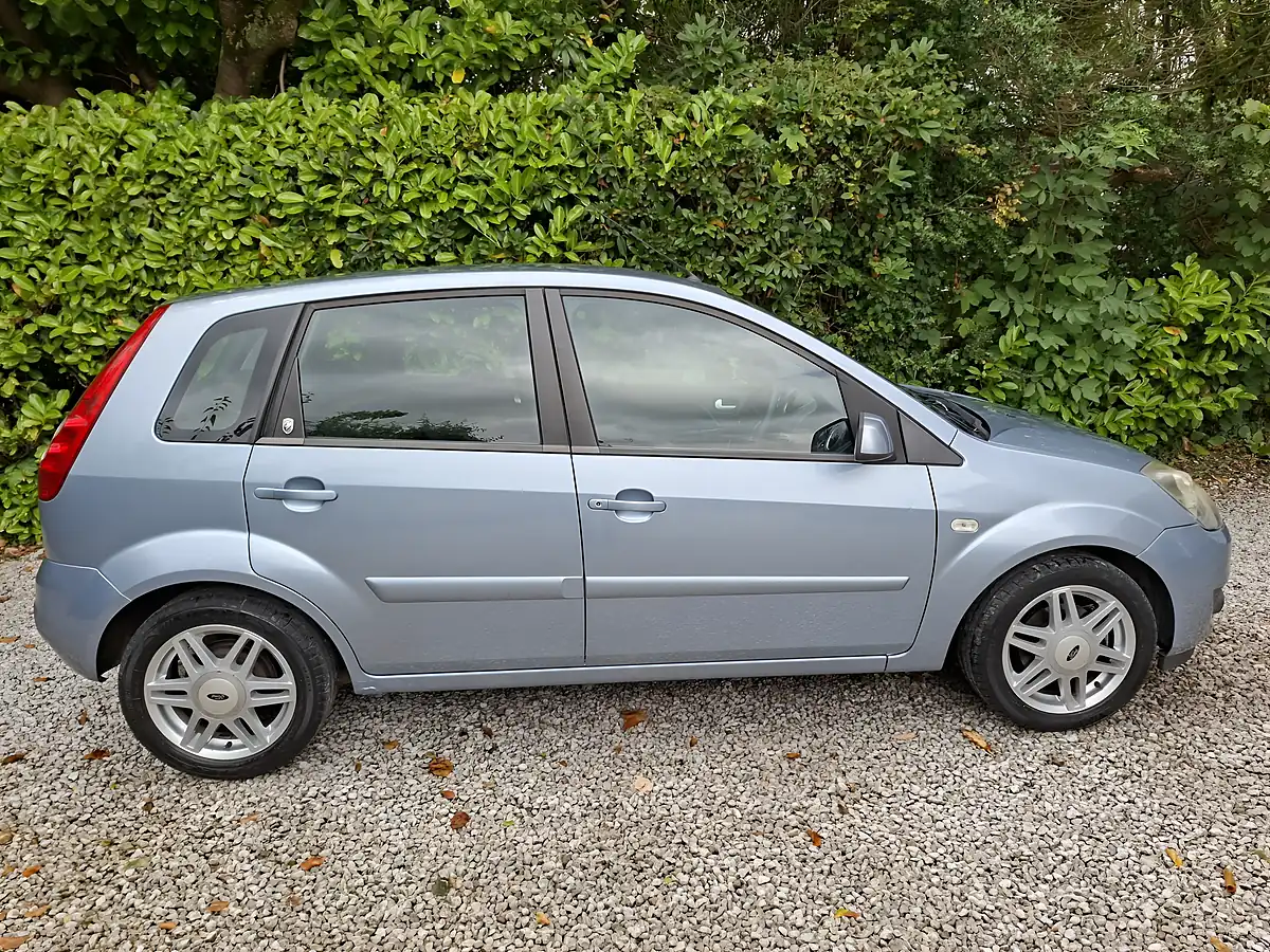 Used 2007 Ford Fiesta Ghia Blue - Interior and Exterior details 3