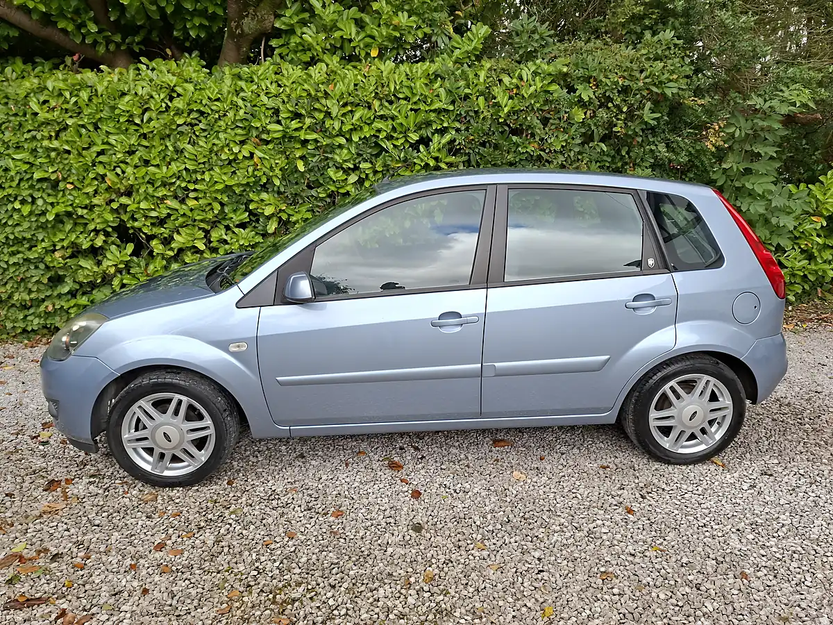 Used 2007 Ford Fiesta Ghia Blue - Interior and Exterior details 4