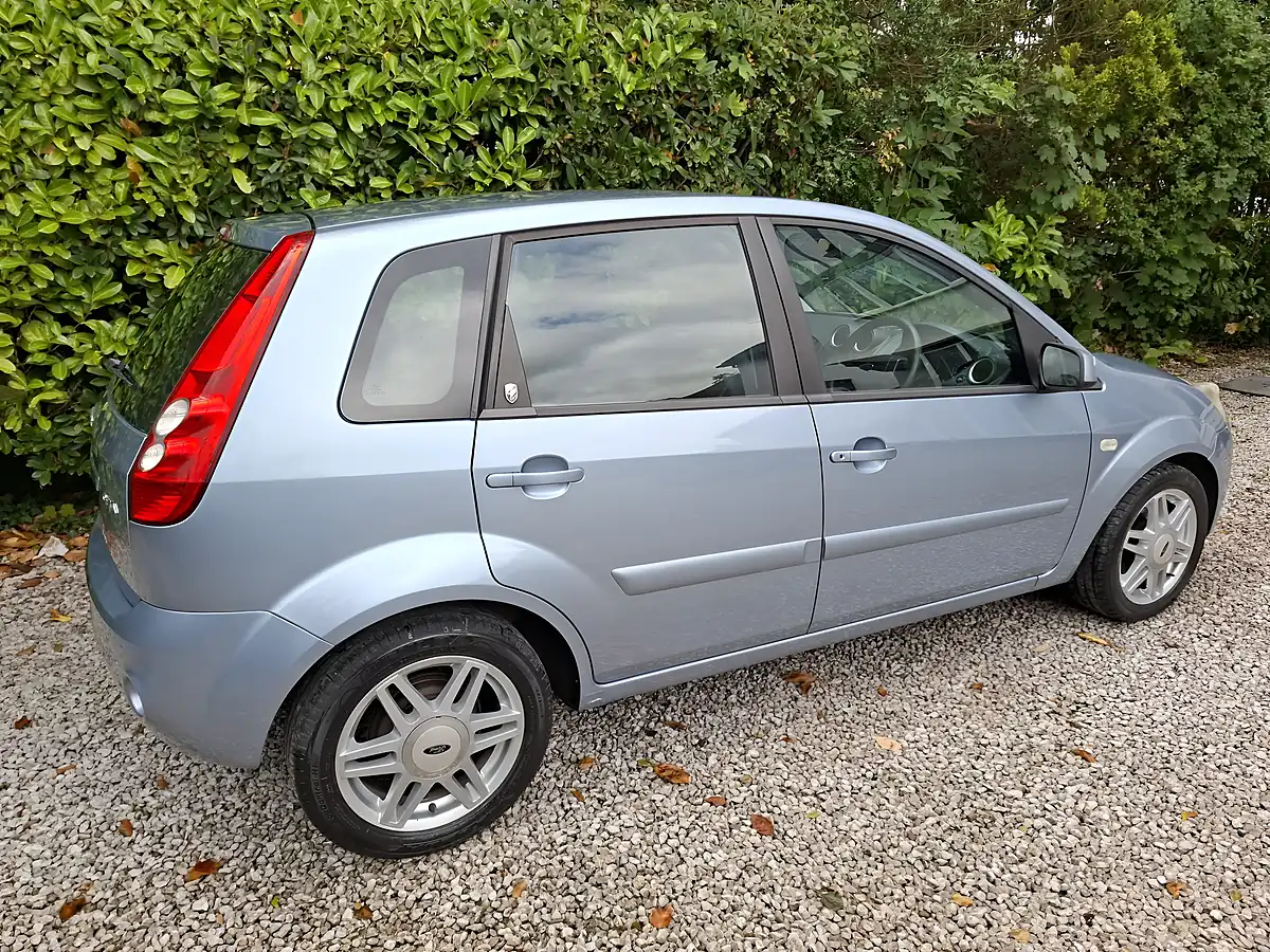 Used 2007 Ford Fiesta Ghia Blue - Interior and Exterior details 5