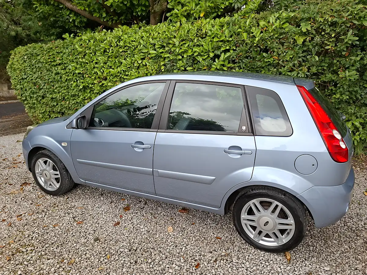 Used 2007 Ford Fiesta Ghia Blue - Interior and Exterior details 6