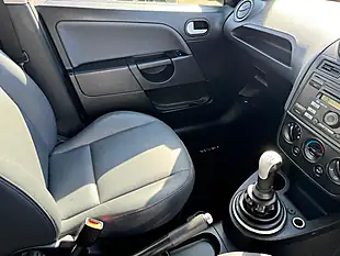 Used 2007 Ford Fiesta Ghia Silver - Interior and Exterior details 10