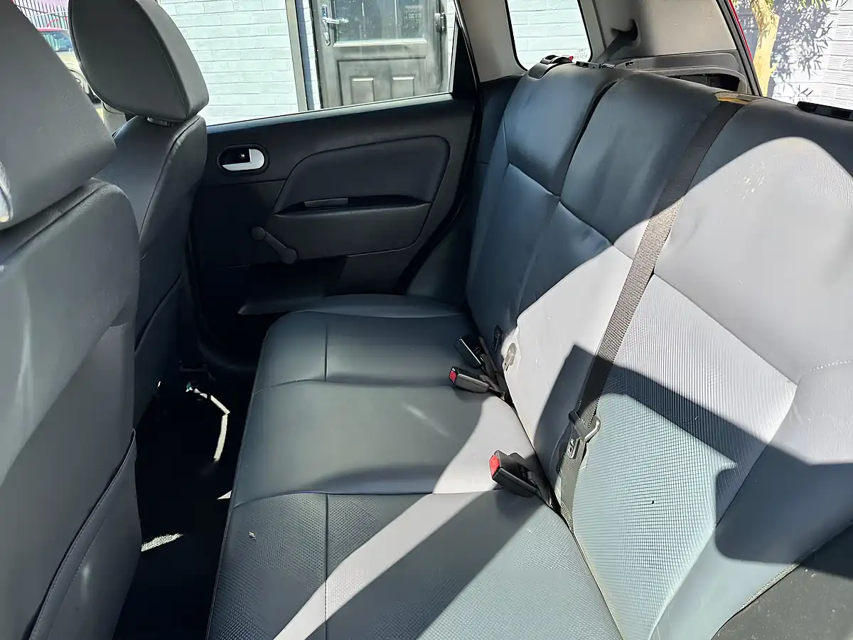 Used 2007 Ford Fiesta Ghia Silver - Interior and Exterior details 13