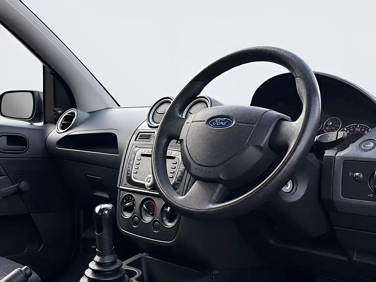 Used 2007 Ford Fiesta Studio Blue - Interior and Exterior details 11