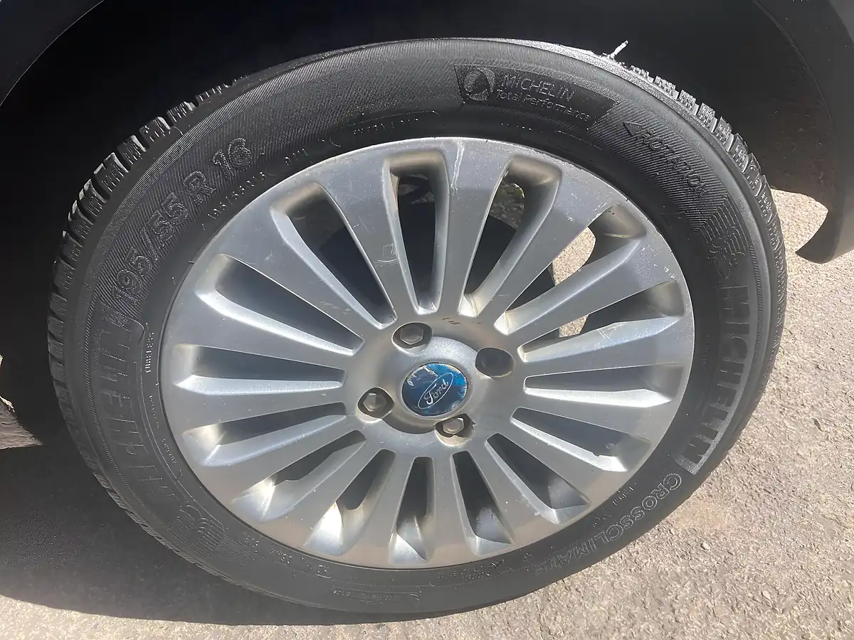 Used 2007 Ford Fiesta Style Climate Black - Interior and Exterior details 15