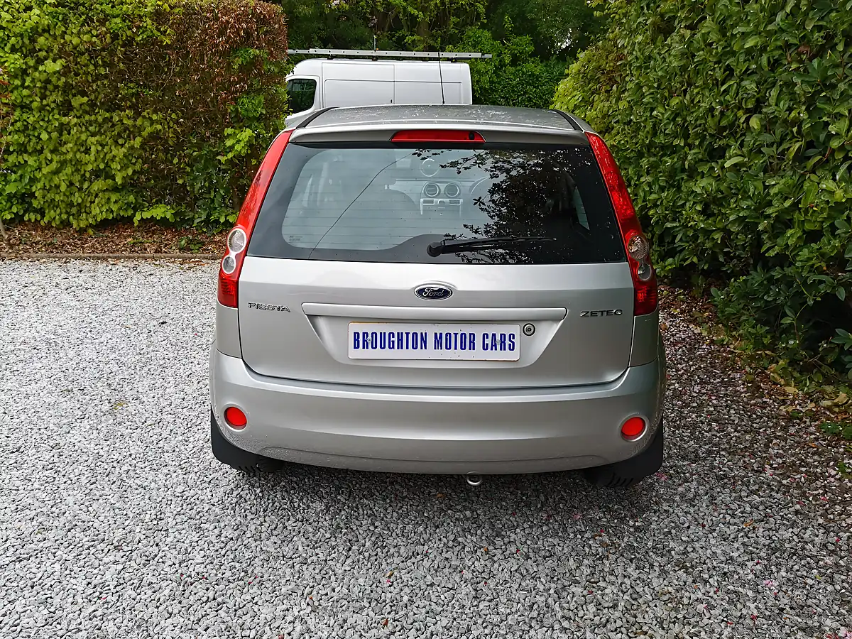 Used 2007 Ford Fiesta Zetec Climate Silver - Interior and Exterior details 6