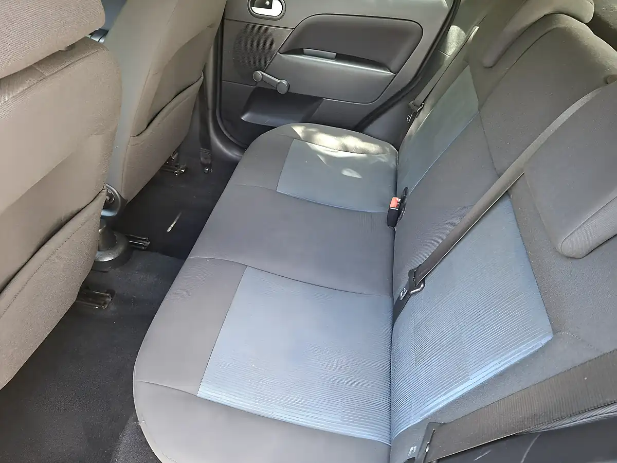 Used 2007 Ford Fiesta Zetec Climate Silver - Interior and Exterior details 11