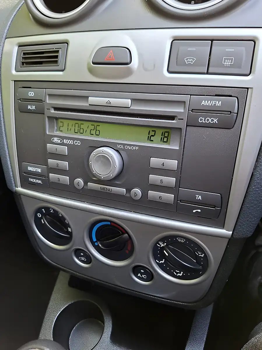 Used 2007 Ford Fiesta Zetec Climate Silver - Interior and Exterior details 9