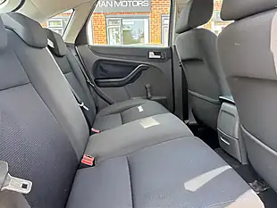 Used 2007 Ford Focus Zetec Climate Silver - Interior and Exterior details 15