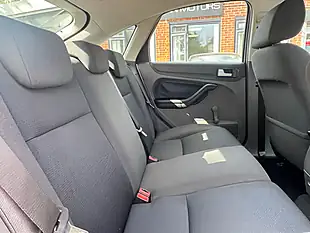 Used 2007 Ford Focus Zetec Climate Silver - Interior and Exterior details 16