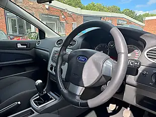 Used 2007 Ford Focus Zetec Climate Silver - Interior and Exterior details 17