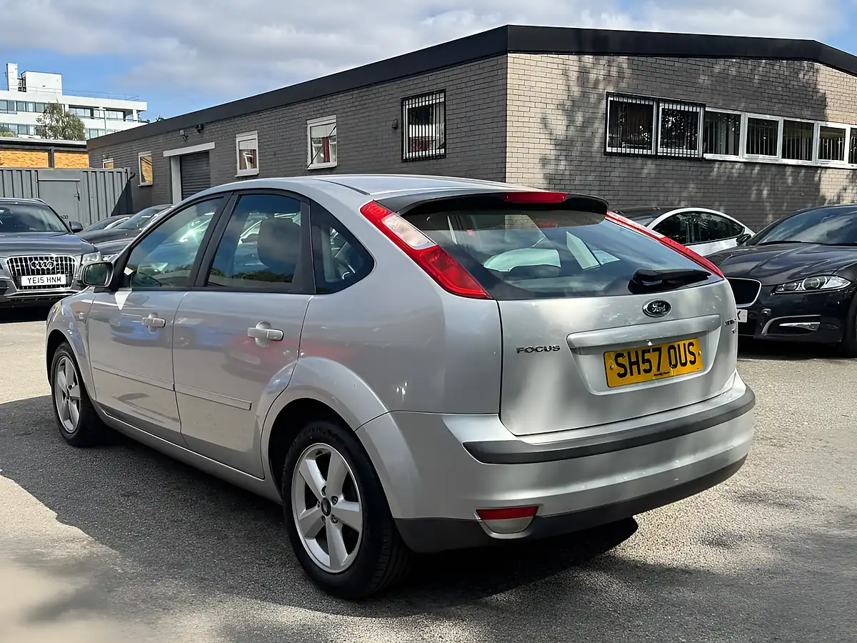 Used 2007 Ford Focus Zetec Climate Silver - Interior and Exterior details 4
