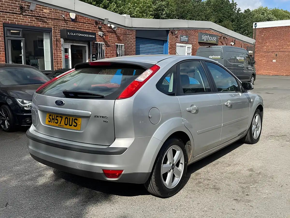 Used 2007 Ford Focus Zetec Climate Silver - Interior and Exterior details 5