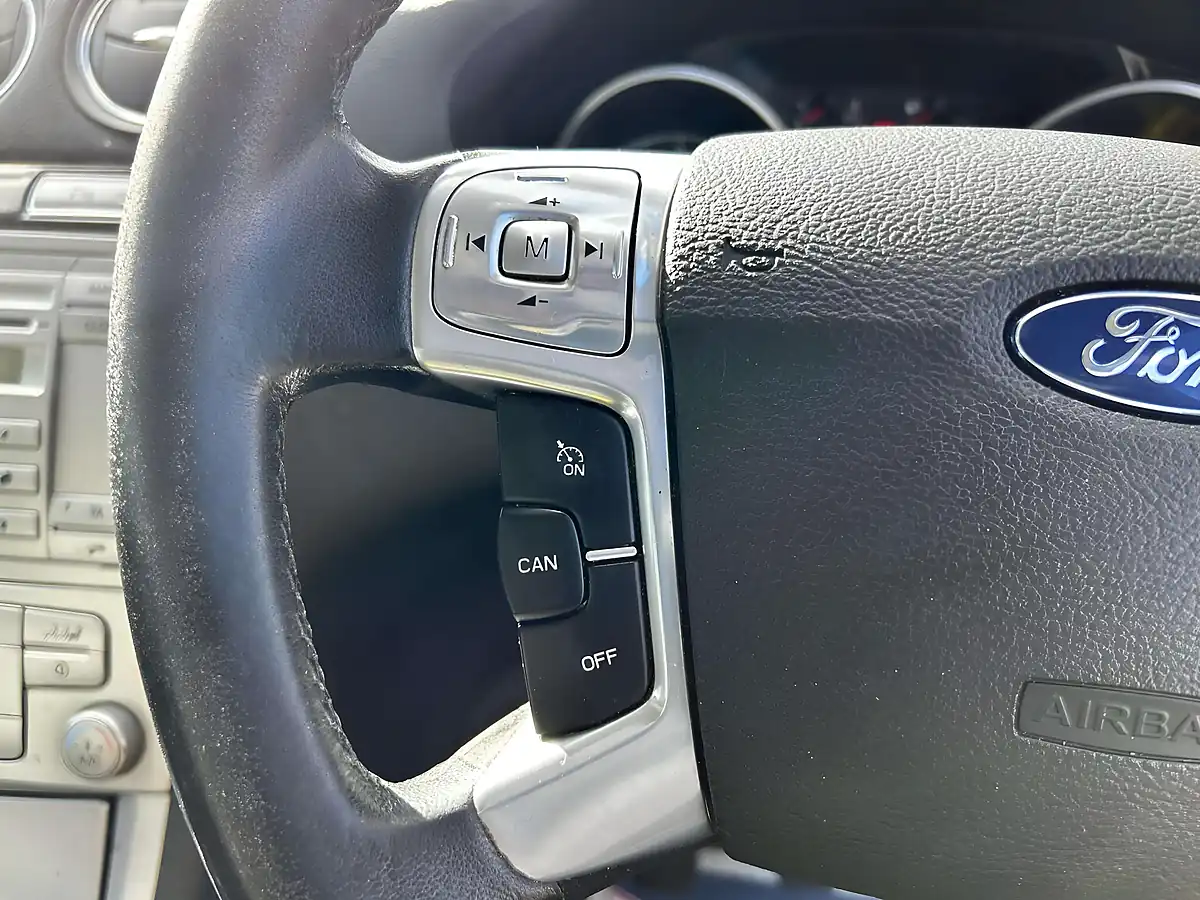 Used 2007 Ford Galaxy Ghia Black - Interior and Exterior details 13