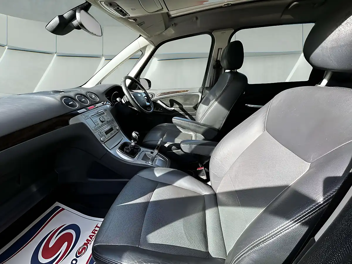 Used 2007 Ford Galaxy Ghia Black - Interior and Exterior details 16