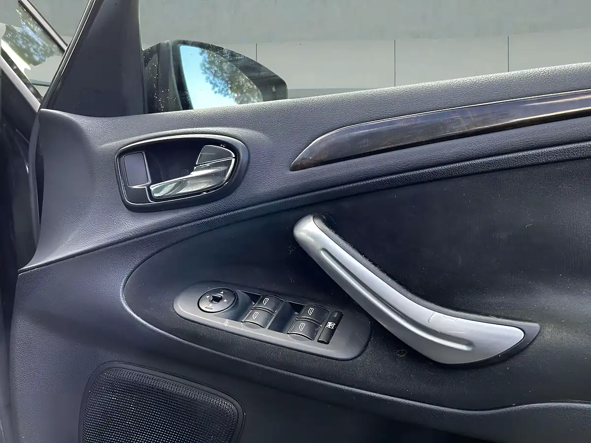Used 2007 Ford Galaxy Ghia Black - Interior and Exterior details 18