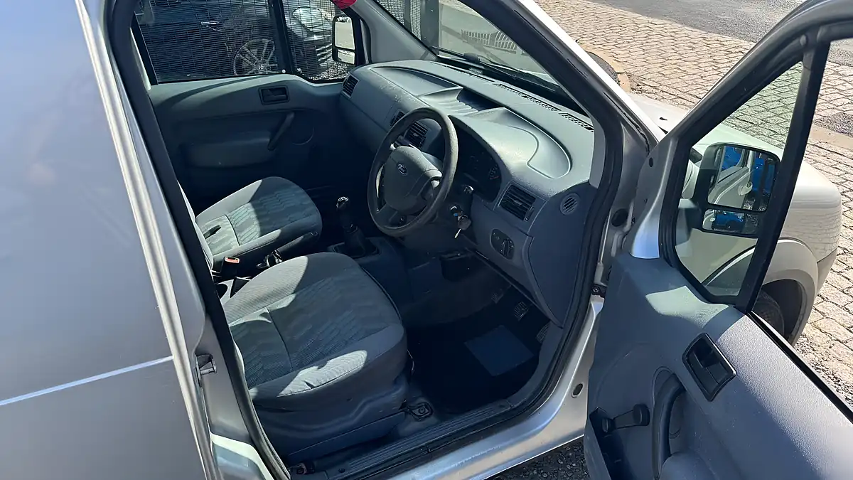 Used 2007 Ford Transit Connect T200 L1 H1 Silver - Interior and Exterior details 13