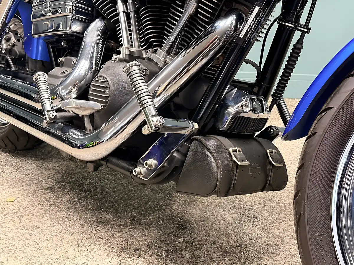 Used 2007 Harley-Davidson Dyna Fxdb Street Bob Blue - Interior and Exterior details 12