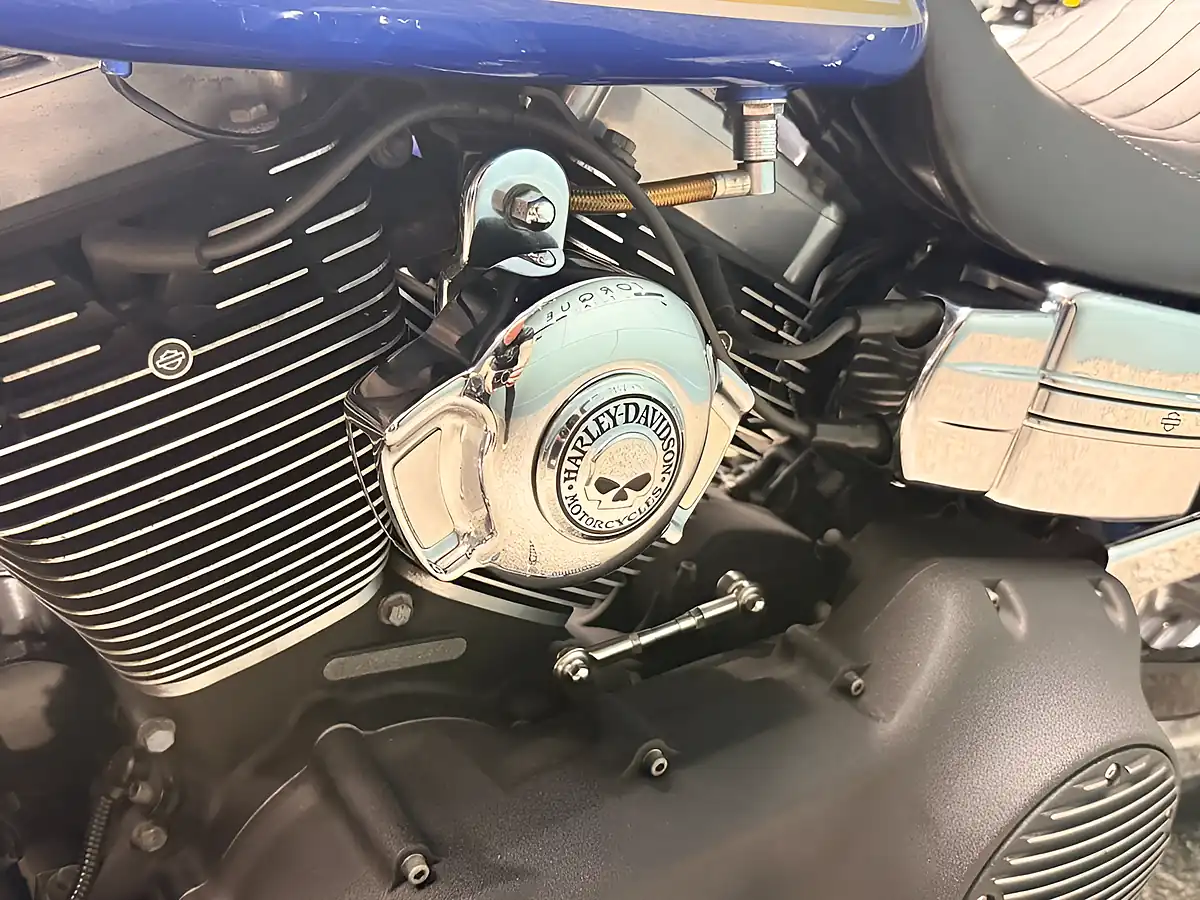 Used 2007 Harley-Davidson Dyna Fxdb Street Bob Blue - Interior and Exterior details 17