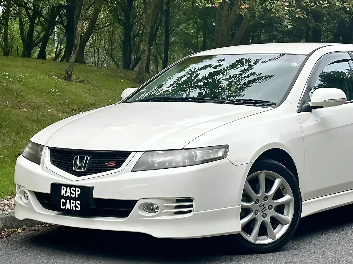 Used 2007 Honda Accord Type S White - Interior and Exterior details 13
